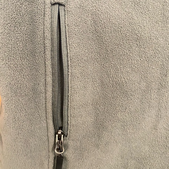 FLEECE ZIP UP SWEATER STYLE VEST - Picture 2 of 5